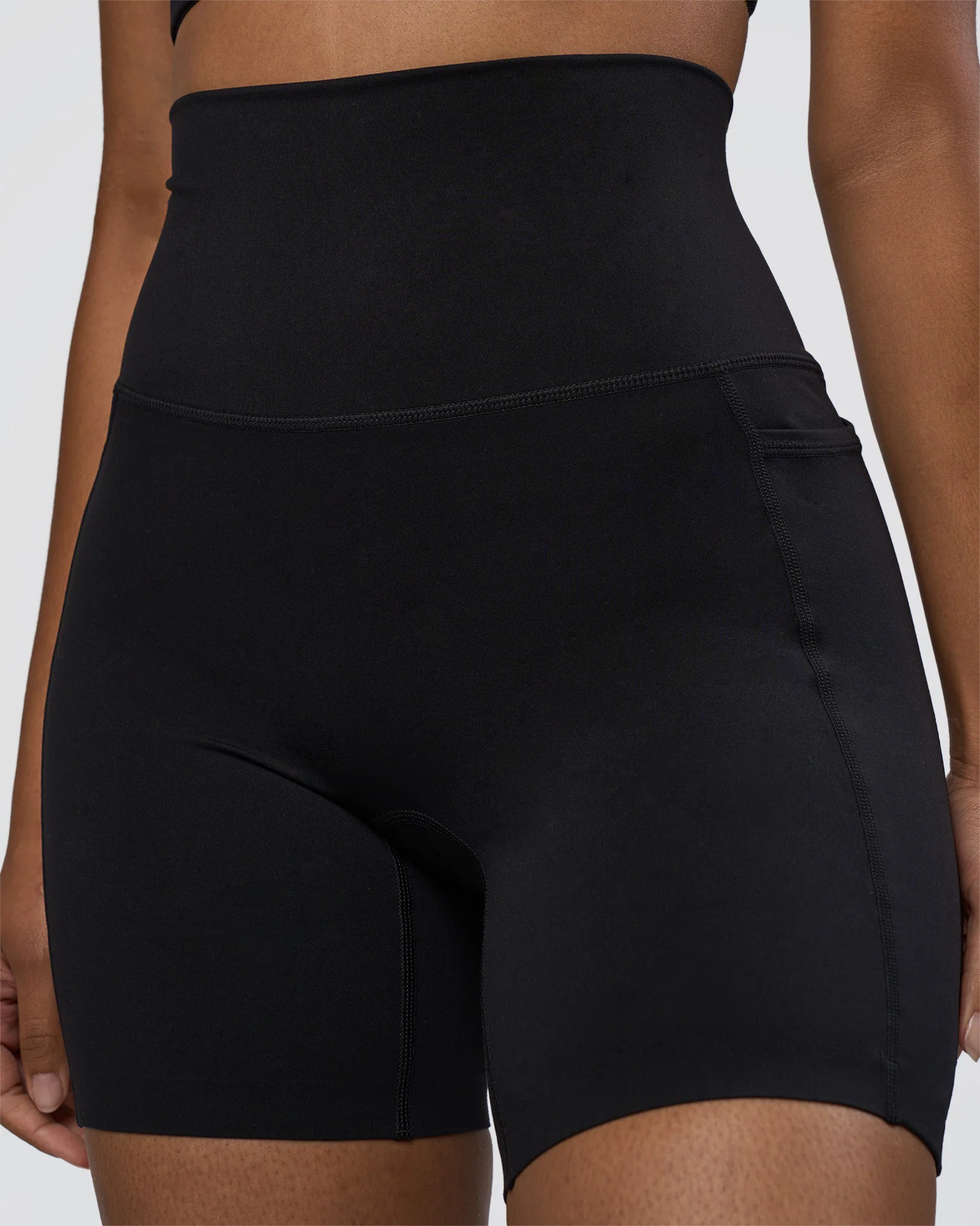 Elixir Ultra High-Rise 6" Short Pockets - Black - Image 3
