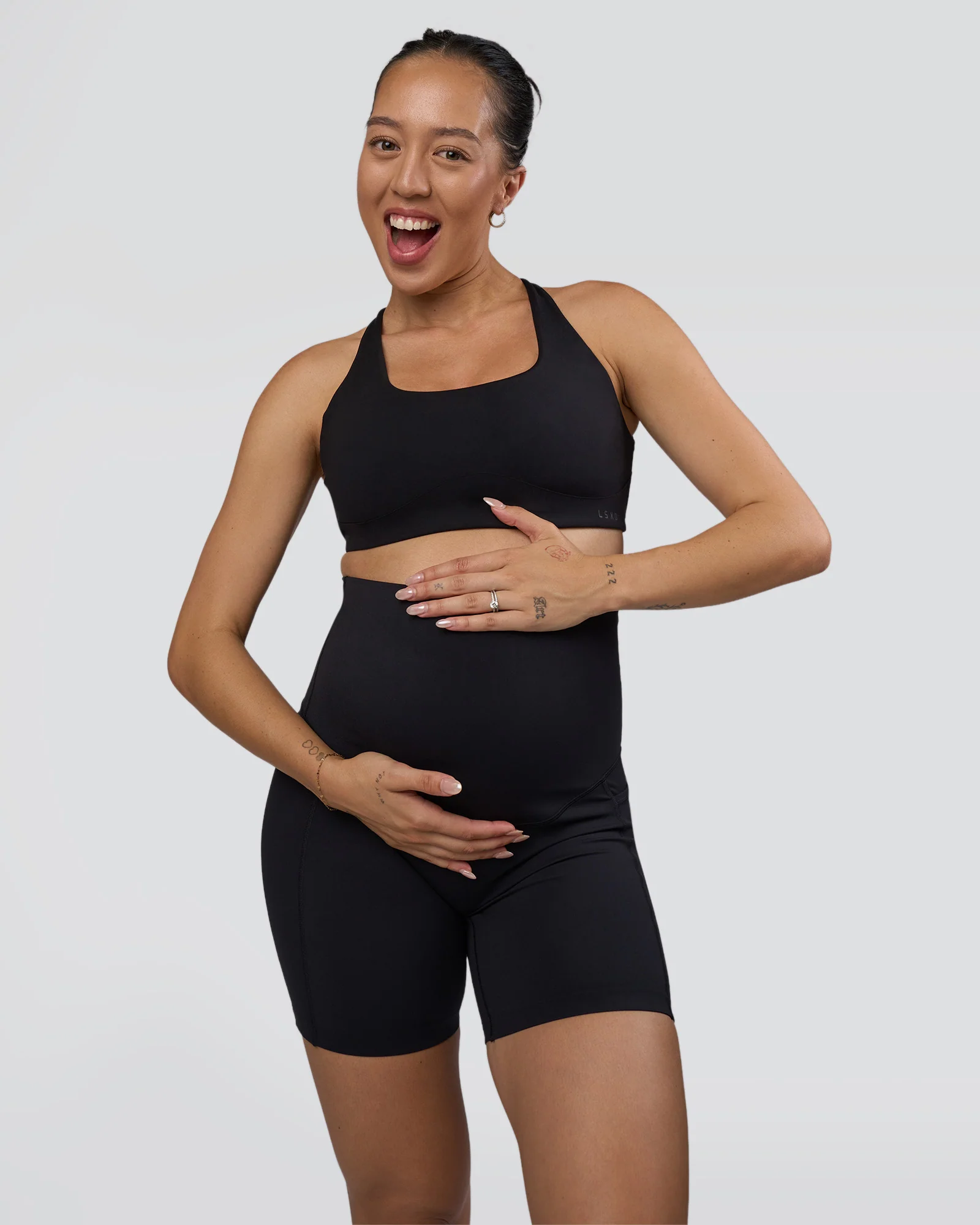 Elixir Ultra High-Rise Maternity 6" Short Pockets - Black - Image 5